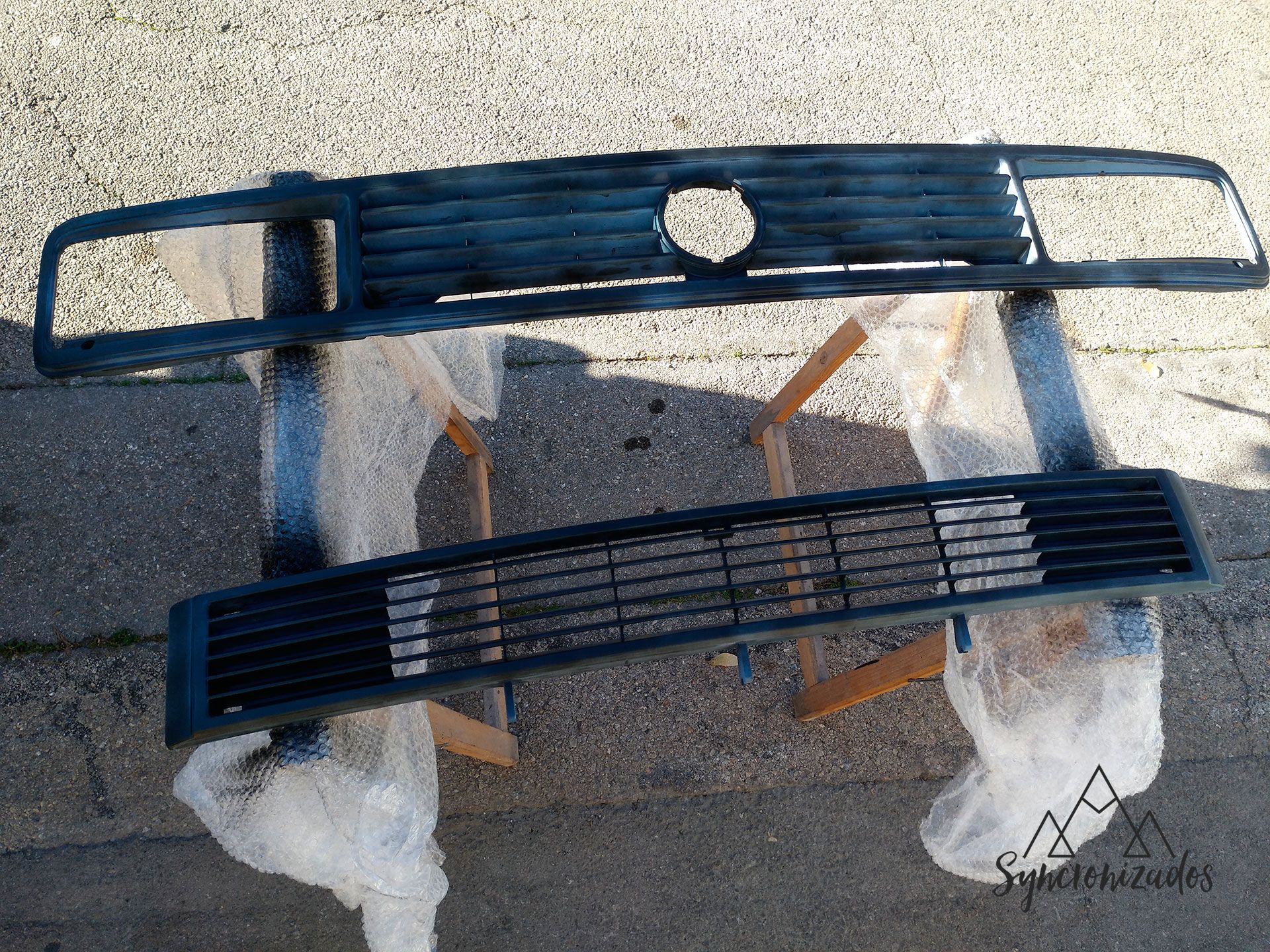 Parrilla plástico Syncro pintada